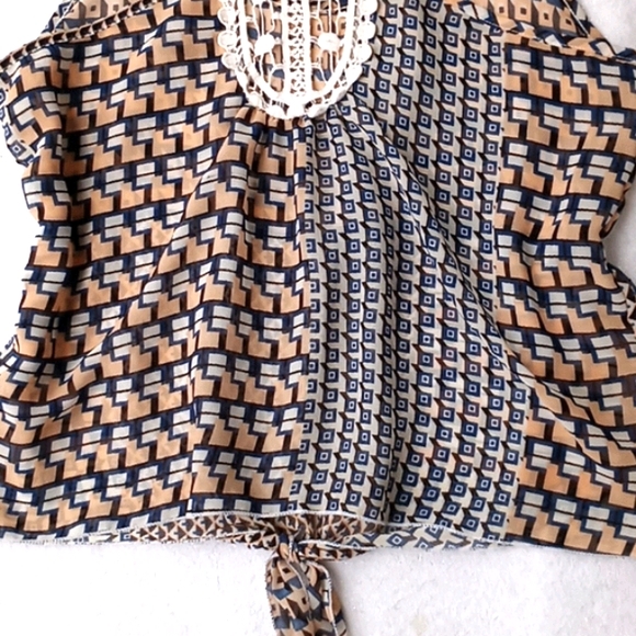 Vintage USA Crochet Back Top - Picture 7 of 7